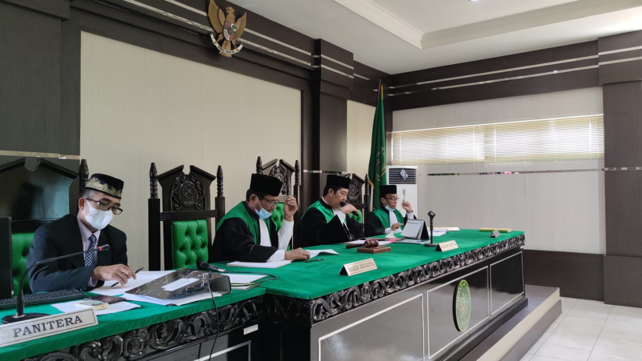 HUKUM ACARA DAN PRAKTIK PERADILAN AGAMA