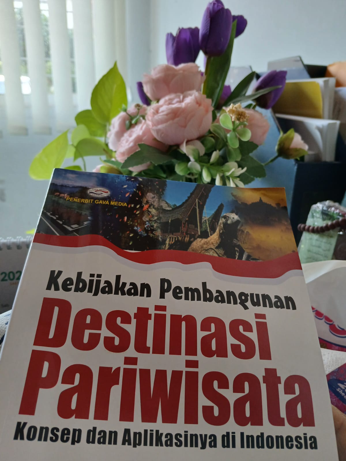 KEBIJAKAN DAN TATAKELOLA PARIWISATA