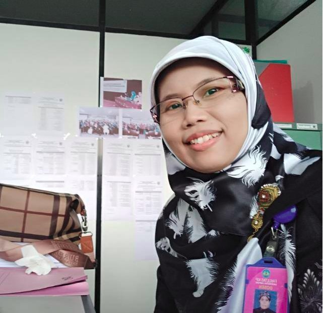 Dr. Pujiati, M.Pd.