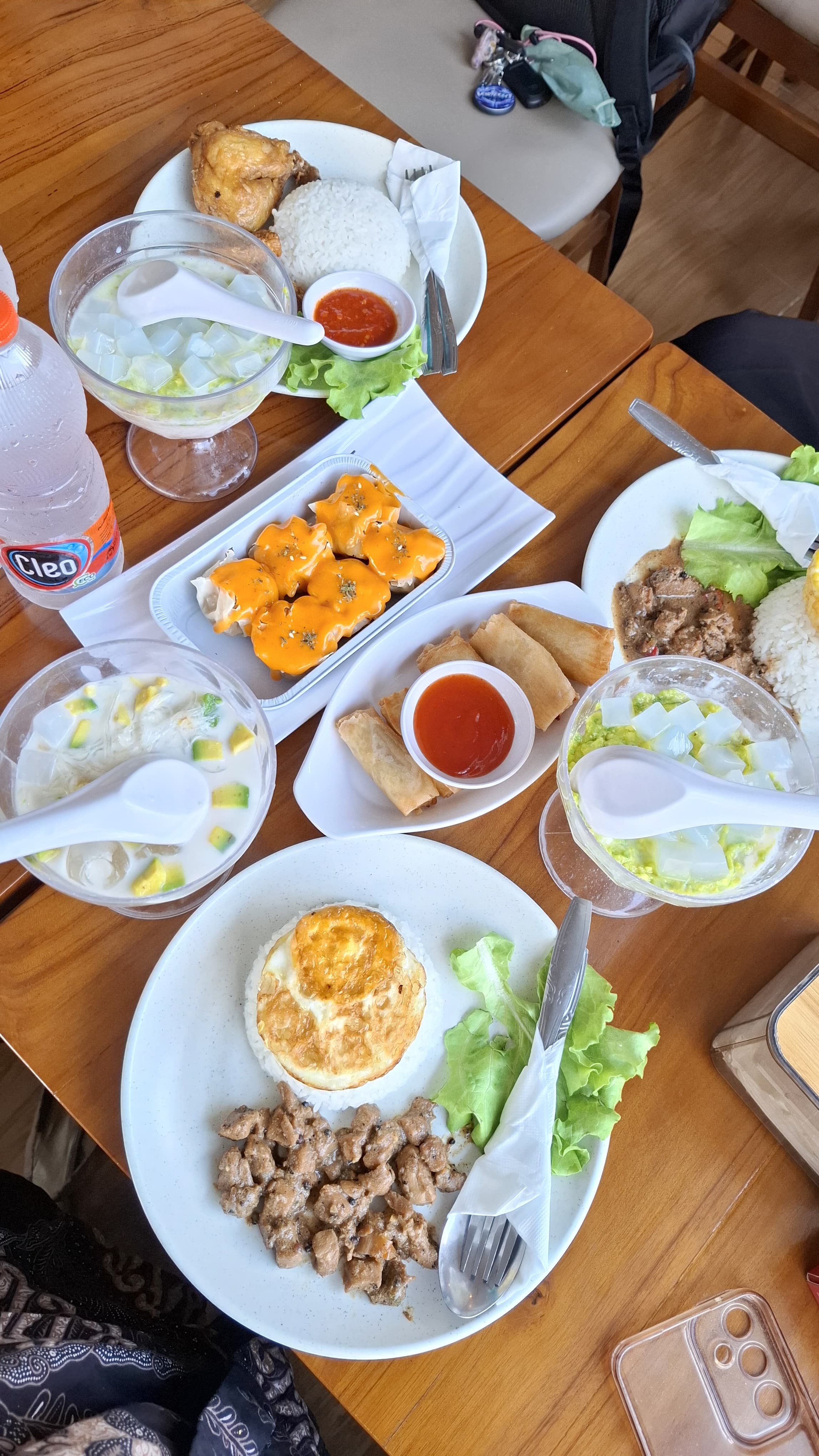 Lampiran beberapa makanan yang ada di cafe.jpeg