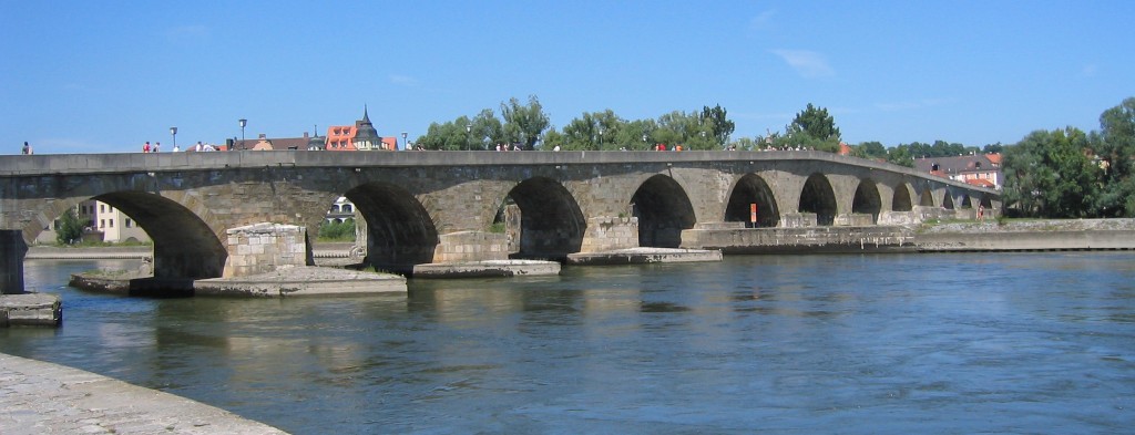 Attachment Regensburg_-_Steinerne_Bruecke_ohne_Dom.jpg