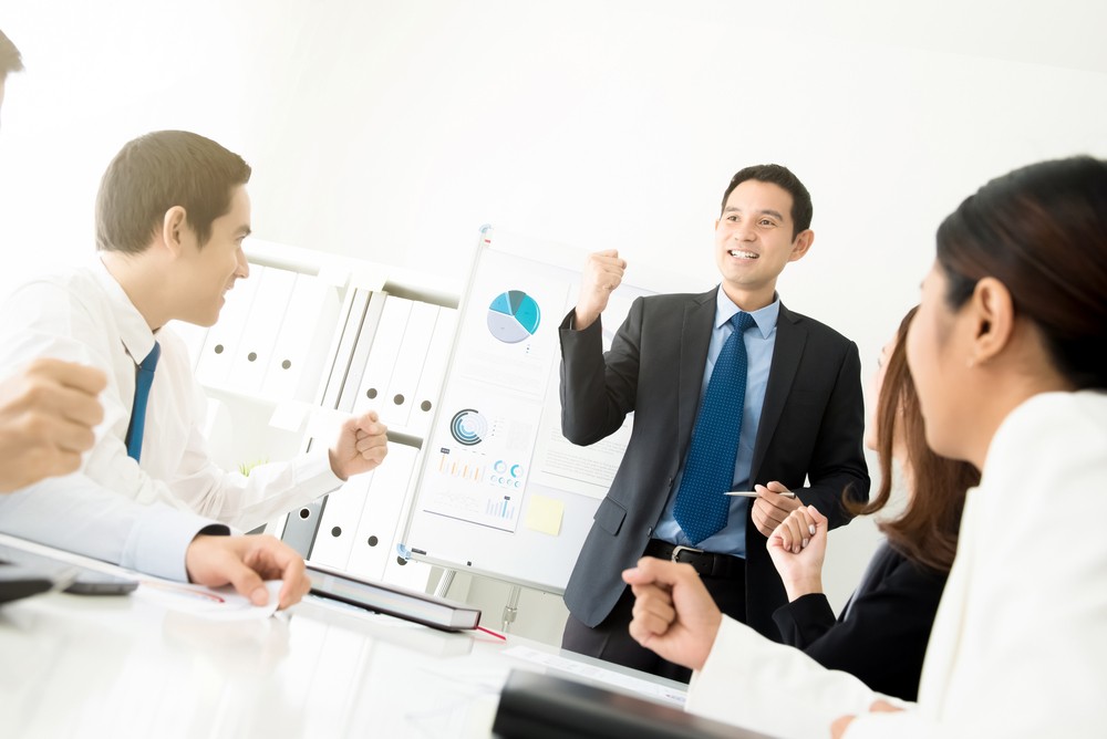 BIMBINGAN LAPORAN/SKRIPSI/TESIS DR. KEUMALA HAYATI, S.E., M.SI